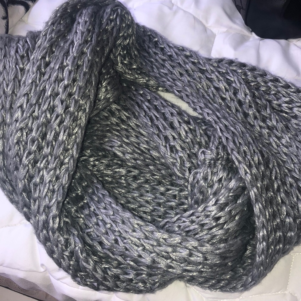 Infinity scarf